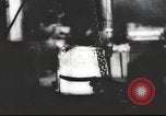 Standbild Deutsche Munitionsfabrik Deutschland, 1939, aus Sekunde 33 historischem Filmmaterial Videoclip 65675063178