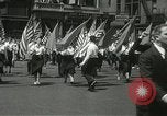Standbild May Day Parade New York City USA, 1937, aus Sekunde 17 historischem Filmmaterial Videoclip 65675063190