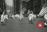 Standbild May Day Parade New York City USA, 1937, aus Sekunde 21 historischem Filmmaterial Videoclip 65675063190