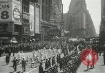 Standbild Duffy Memorial Enthüllungszeremonie New York City USA, 1937, aus Sekunde 14 historischem Filmmaterial Videoclip 65675063192