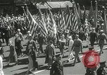 Standbild Duffy Memorial Enthüllungszeremonie New York City USA, 1937, aus Sekunde 17 historischem Filmmaterial Videoclip 65675063192