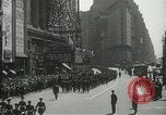 Standbild Duffy Memorial Enthüllungszeremonie New York City USA, 1937, aus Sekunde 24 historischem Filmmaterial Videoclip 65675063192