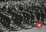 Standbild Duffy Memorial Enthüllungszeremonie New York City USA, 1937, aus Sekunde 27 historischem Filmmaterial Videoclip 65675063192