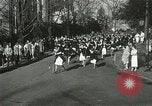 Standbild Hoop-rolling championship Wellesley Massachusetts USA, 1937, aus Sekunde 20 historischem Filmmaterial Videoclip 65675063196