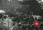 Standbild Hoop-rolling championship Wellesley Massachusetts USA, 1937, aus Sekunde 24 historischem Filmmaterial Videoclip 65675063196