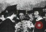 Standbild Hoop-rolling championship Wellesley Massachusetts USA, 1937, aus Sekunde 32 historischem Filmmaterial Videoclip 65675063196