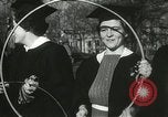 Standbild Hoop-rolling championship Wellesley Massachusetts USA, 1937, aus Sekunde 45 historischem Filmmaterial Videoclip 65675063196