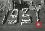 Standbild Hoop-rolling championship Wellesley Massachusetts USA, 1937, aus Sekunde 55 historischem Filmmaterial Videoclip 65675063196
