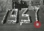 Standbild Hoop-rolling championship Wellesley Massachusetts USA, 1937, aus Sekunde 56 historischem Filmmaterial Videoclip 65675063196