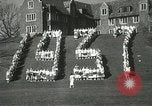 Standbild Hoop-rolling championship Wellesley Massachusetts USA, 1937, aus Sekunde 58 historischem Filmmaterial Videoclip 65675063196