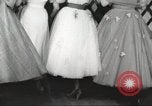 Image Modèles américains United States USA, 1950, de la seconde 22 séquences d'archives historiques vidéo 65675063210