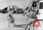 Standbild britische Soldaten Ägypten, 1942, aus Sekunde 25 historischem Filmmaterial Videoclip 65675063228