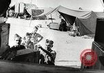 Standbild britische Soldaten Ägypten, 1942, aus Sekunde 28 historischem Filmmaterial Videoclip 65675063228