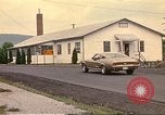 Immagine di Operazioni di vita nuova Fort Indiantown Gap Pennsylvania USA, 1975, secondo 16 filmato di repertorio 65675063236
