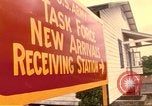 Immagine di Operazioni di vita nuova Fort Indiantown Gap Pennsylvania USA, 1975, secondo 33 filmato di repertorio 65675063236