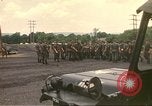 Immagine di Operazioni di vita nuova Fort Indiantown Gap Pennsylvania USA, 1975, secondo 57 filmato di repertorio 65675063236
