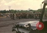 Immagine di Operazioni di vita nuova Fort Indiantown Gap Pennsylvania USA, 1975, secondo 59 filmato di repertorio 65675063236