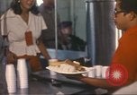 Standbild Betrieb neues Leben Fort Indiantown Gap Pennsylvania USA, 1975, aus Sekunde 47 historischem Filmmaterial Videoclip 65675063241