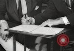 Standbild Johnson fordert Passage der Voting Rights Act United States USA, 1965, aus Sekunde 15 historischem Filmmaterial Videoclip 65675063247