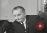 Standbild Johnson fordert Passage der Voting Rights Act United States USA, 1965, aus Sekunde 22 historischem Filmmaterial Videoclip 65675063247