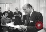 Standbild Johnson fordert Passage der Voting Rights Act United States USA, 1965, aus Sekunde 32 historischem Filmmaterial Videoclip 65675063247
