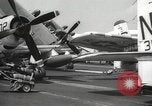 Immagine di Stati Uniti portaerei Oceano Pacifico, 1965, secondo 44 filmato di repertorio 65675063252