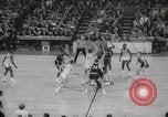 Immagine di Partita di basket Portland Oregon USA, 1965, secondo 15 filmato di repertorio 65675063255