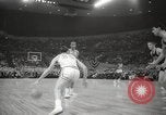 Immagine di Partita di basket Portland Oregon USA, 1965, secondo 22 filmato di repertorio 65675063255