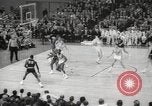 Immagine di Partita di basket Portland Oregon USA, 1965, secondo 33 filmato di repertorio 65675063255