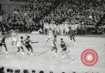 Immagine di Partita di basket Portland Oregon USA, 1965, secondo 54 filmato di repertorio 65675063255