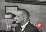 Standbild Voting Rights Act von 1965 Washington DC USA, 1965, aus Sekunde 57 historischem Filmmaterial Videoclip 65675063257