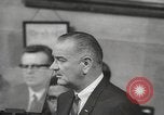 Standbild Voting Rights Act von 1965 Washington DC USA, 1965, aus Sekunde 59 historischem Filmmaterial Videoclip 65675063257