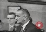 Standbild Voting Rights Act von 1965 Washington DC USA, 1965, aus Sekunde 60 historischem Filmmaterial Videoclip 65675063257