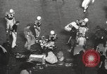 Standbild Fußballspiel Chicago Illinois USA, 1965, aus Sekunde 33 historischem Filmmaterial Videoclip 65675063259