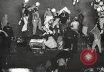 Standbild Fußballspiel Chicago Illinois USA, 1965, aus Sekunde 35 historischem Filmmaterial Videoclip 65675063259