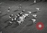 Standbild Fußballspiel Chicago Illinois USA, 1965, aus Sekunde 39 historischem Filmmaterial Videoclip 65675063259