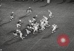 Standbild Fußballspiel Chicago Illinois USA, 1965, aus Sekunde 41 historischem Filmmaterial Videoclip 65675063259