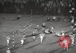 Standbild Fußballspiel Chicago Illinois USA, 1965, aus Sekunde 46 historischem Filmmaterial Videoclip 65675063259