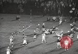 Standbild Fußballspiel Chicago Illinois USA, 1965, aus Sekunde 47 historischem Filmmaterial Videoclip 65675063259