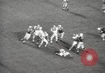 Standbild Fußballspiel Chicago Illinois USA, 1965, aus Sekunde 55 historischem Filmmaterial Videoclip 65675063259