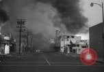 Standbild Schäden durch Krawalle Los Angeles California USA, 1965, aus Sekunde 26 historischem Filmmaterial Videoclip 65675063260