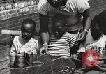 Standbild Negro Kinder New York United States USA, 1935, aus Sekunde 9 historischem Filmmaterial Videoclip 65675063278