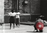 Standbild Negro Kinder New York United States USA, 1935, aus Sekunde 49 historischem Filmmaterial Videoclip 65675063278