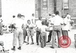 Standbild Afroamerikanische Kinder in Harlem New York City USA, 1935, aus Sekunde 1 historischem Filmmaterial Videoclip 65675063279