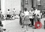 Standbild Afroamerikanische Kinder in Harlem New York City USA, 1935, aus Sekunde 9 historischem Filmmaterial Videoclip 65675063279