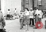 Standbild Afroamerikanische Kinder in Harlem New York City USA, 1935, aus Sekunde 10 historischem Filmmaterial Videoclip 65675063279