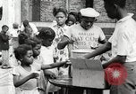 Standbild Afroamerikanische Kinder in Harlem New York City USA, 1935, aus Sekunde 30 historischem Filmmaterial Videoclip 65675063279