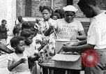 Standbild Afroamerikanische Kinder in Harlem New York City USA, 1935, aus Sekunde 31 historischem Filmmaterial Videoclip 65675063279