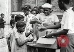 Standbild Afroamerikanische Kinder in Harlem New York City USA, 1935, aus Sekunde 36 historischem Filmmaterial Videoclip 65675063279