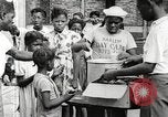 Standbild Afroamerikanische Kinder in Harlem New York City USA, 1935, aus Sekunde 40 historischem Filmmaterial Videoclip 65675063279